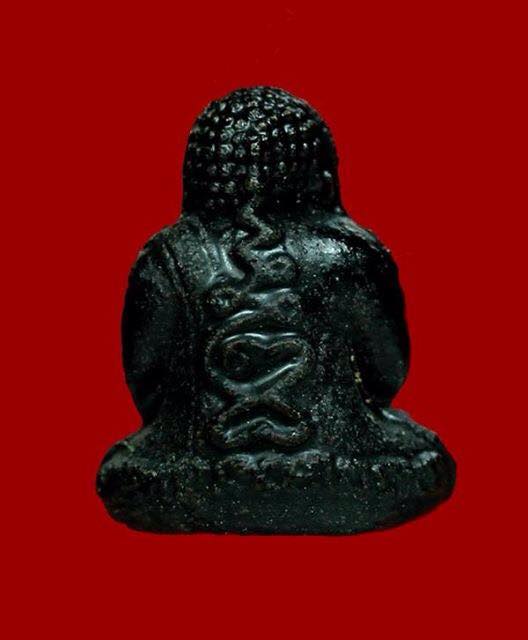 ปิดตาเนื้อฟอสซิลคลุกรัก หลวงปู่หมุน วัดบ้านจาน อีกหนึ่งความสุดยอดที่ต้องสะสม