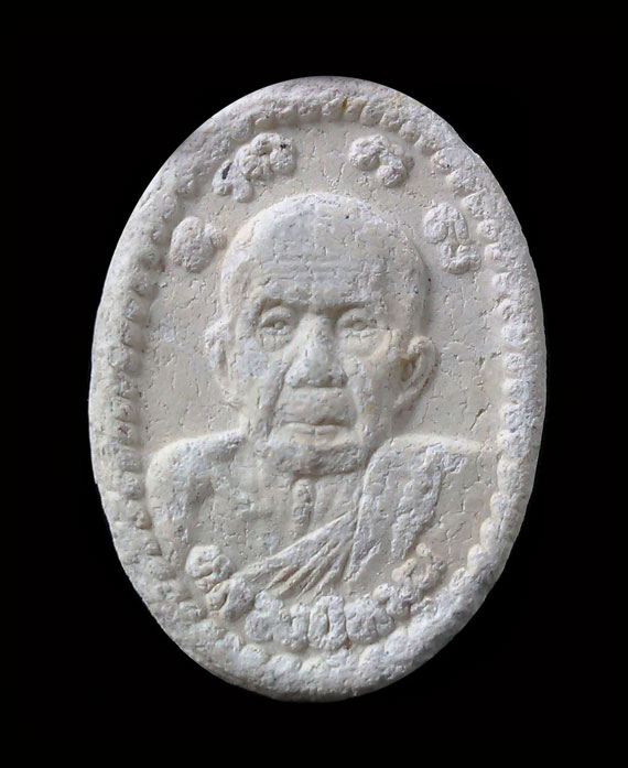 พระผงยันต์ดวงเศรษฐี หลวงปู่หมุน ปี43 เนื้อโซนเทา สวยจมูกโด่ง หูตา คม ชัด พุทธคุณล้นๆ เนื้อแน่น