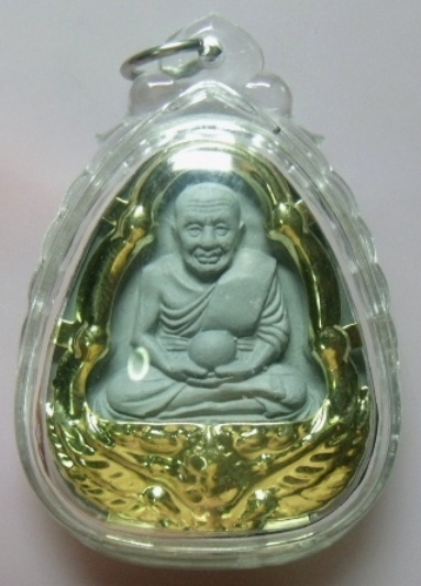 **วัดใจ**หลวงปู่ทวดเนื้อว่านจับขอบทองไมครอน วัดเขาหลาว จ.ราชบุรี**องค์ใหญ่ เลี่ยมสวยพร้อมใช้ เชิญชม