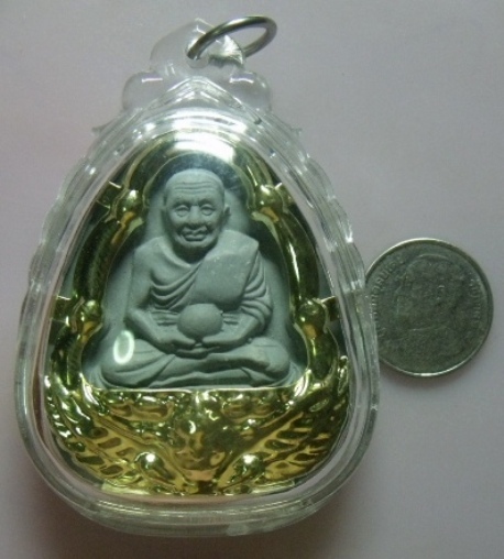 **วัดใจ**หลวงปู่ทวดเนื้อว่านจับขอบทองไมครอน วัดเขาหลาว จ.ราชบุรี**องค์ใหญ่ เลี่ยมสวยพร้อมใช้ เชิญชม