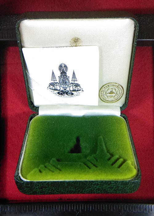 กล่องเปล่า พระหลวงพ่อโสธร รุ่นกาญจนาภิเษก ครบรอบ 50 ปี สำหรับพระพิมพ์เล็กลอยองค์ เนื้อเงิน