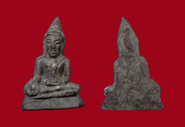 พระท่ากระดาน(รุ่นแรก) หลวงปู่ดี วัดเหนือ กาญจนบุรี ปี 2485 เนื้อชินผิวปรอท พิมพ์ใหญ่หลังยันต์นะ 4