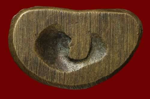 รูปหล่อโบราณหลวงพ่อเงิน ท่ามะไฟ ค่ะ