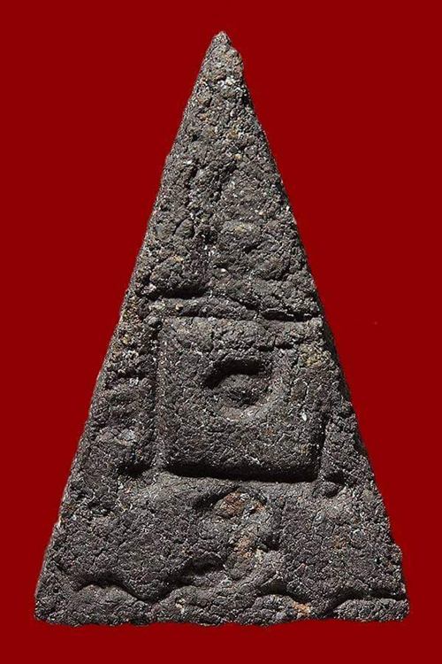 พระสวย พระแท้ ไม่มีคำว่าแพงครับ   หลวงพ่อแดง พิญพ์นางพญา เนื้อดำ ปี2513 ตัดแคบ ท้องพอง ตามสูตรครับ