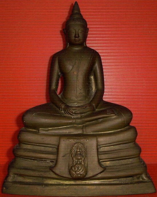 พระบูชาหลวงพ่อโสธร ฐานผ้าทิพย์ภปร. ผิวหิ้งเดิม ๆ ค่ะ