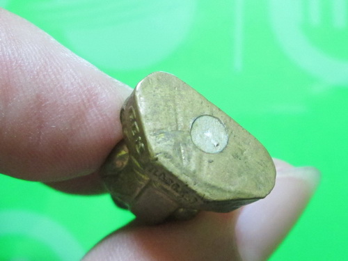 พระรูปหล่อหลวงพ่อสงฆ์ วัดเจ้าฟ้าศาลาลอย ปี09 หนังสือนูน นิยม ครับ