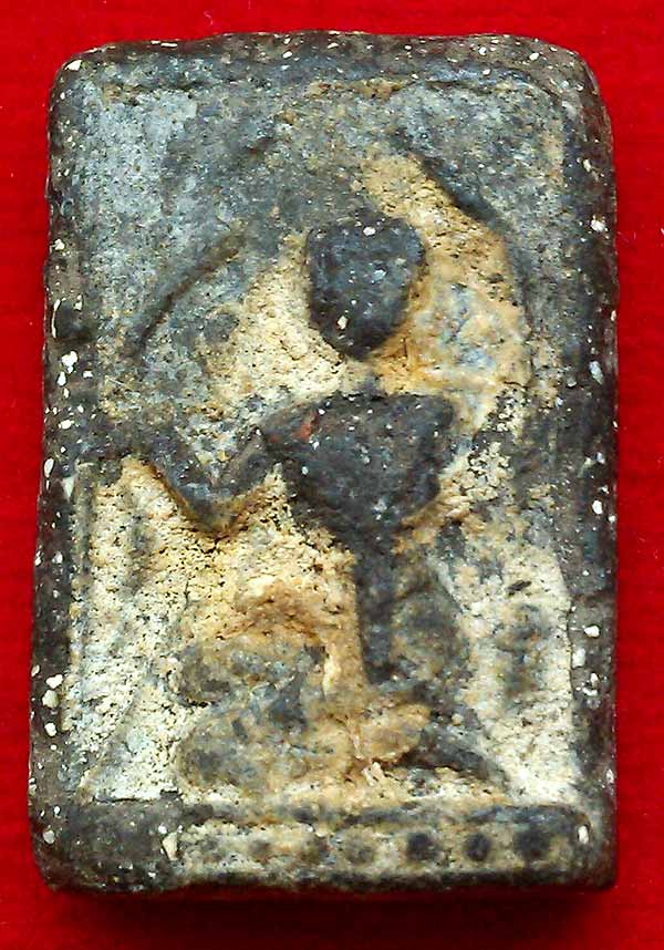 *พิมพ์นางกวักฐานเม็ด เนื้อใบลาน กรุวัดท้ายตลาด ฝั่งธนฯ...พร้อมบัตร*