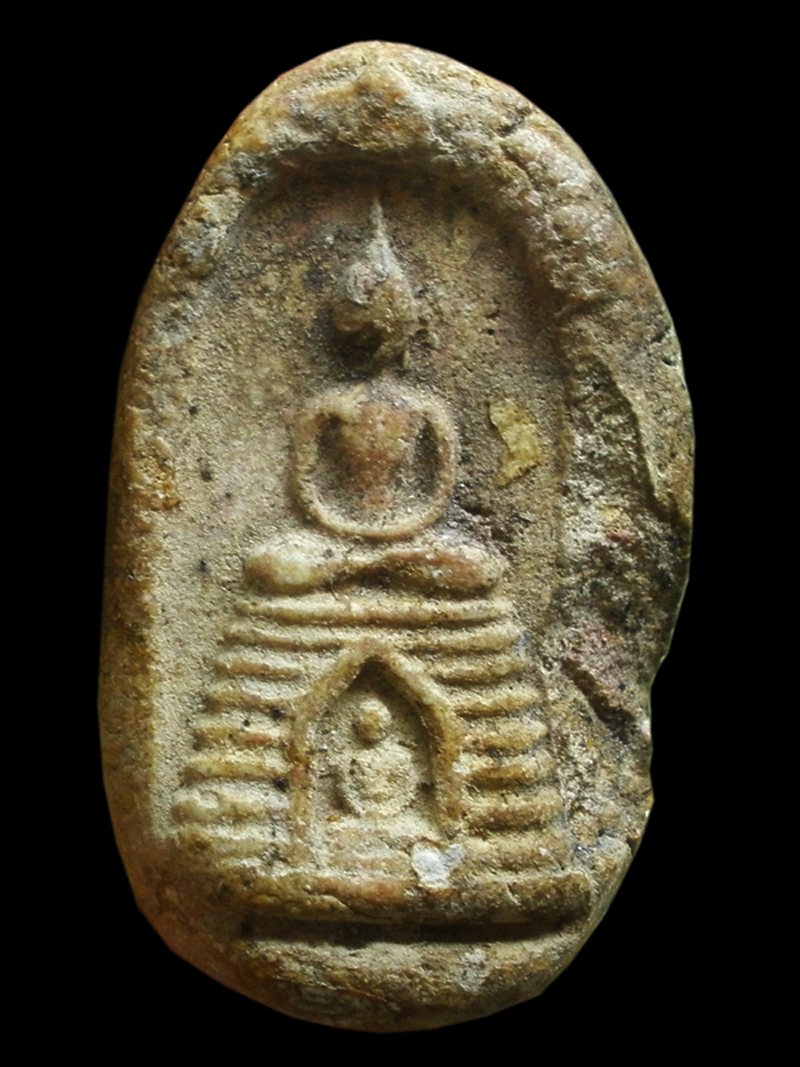 พระพิมพ์เนื้อผงพุทธคุณ  กรุวัดทัพข้าว แบบหลังหูไห่ (มีรู)จ.สุโขทัย สร้างยุครัตนโกสินทร์