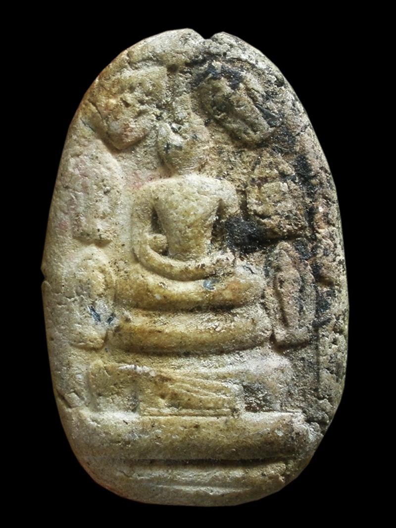 พระพิมพ์เนื้อผงพุทธคุณ  กรุวัดทัพข้าว แบบหลังหูไห่ (มีรู)จ.สุโขทัย สร้างยุครัตนโกสินทร์