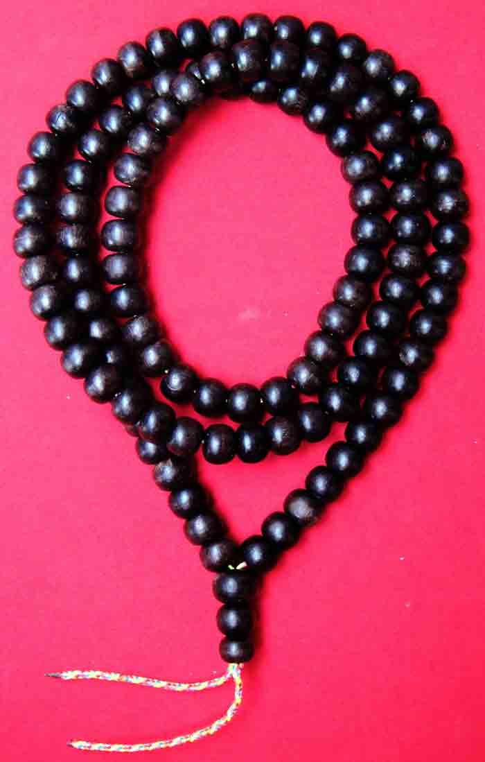 ***สร้อยประคำแก่นมะขาม*** เส้นผ่าศูนย์กลางเม็ด 1.2 เซนติเมตร ขนาดความยาว 38 นิ้ว