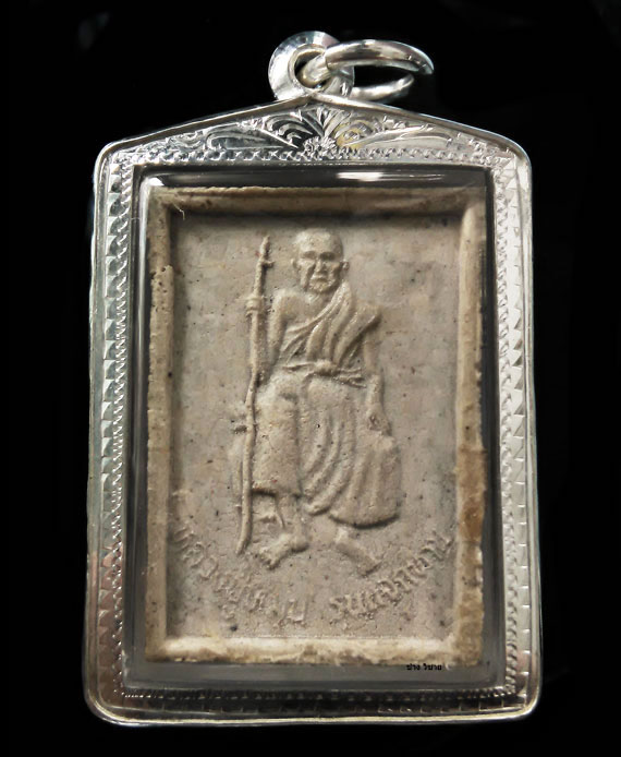 พระผงรูปเหมือน หลวงปู่หมุน ฐิตะสีโล พิมพ์พระแก้วมรกต สร้างปี42 สภาพสวยมากๆ สภาพนี้ หายาก