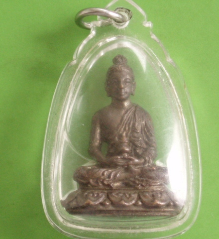 ((เคาะเดียวแดง)) รูปหล่อพระพุทธ (ไม่ทราบที่) พร้อมเลี่ยม