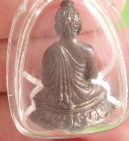 ((เคาะเดียวแดง)) รูปหล่อพระพุทธ (ไม่ทราบที่) พร้อมเลี่ยม