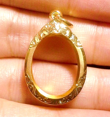 กรอบทองยกซุ้ม ใส่เหรียญเม็ดแตงหลวงปู่ทวด/ลป.หมุนนน./หัวนโม/นน.1.0กรัมราคา1870บาท 