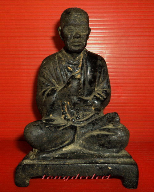 รูปหล่อบูชาสมเด็จพระพุฒาจารย์(โต พรหมรังสี) วัดระฆังโฆสิตาราม ใต้ฐานฝังผง หล่อหนามากค่ะ