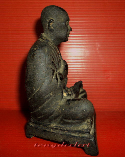 รูปหล่อบูชาสมเด็จพระพุฒาจารย์(โต พรหมรังสี) วัดระฆังโฆสิตาราม ใต้ฐานฝังผง หล่อหนามากค่ะ