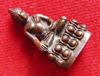 พระพุทธสิหิงค์ (ในหลวงทรงเททอง) ปี 17 ออกที่วัดลาดบัวขาวกริ่งองค์นี้ ปลุกเศกวัดพระมหาธาตุ ปี17