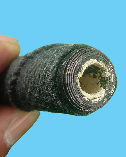 ตะกรุดใบลาน ถักเชือกชุบรัก ปี๒๕๔๘ หลวงพ่อตัด วัดชายนา จ.เพชรบุรี