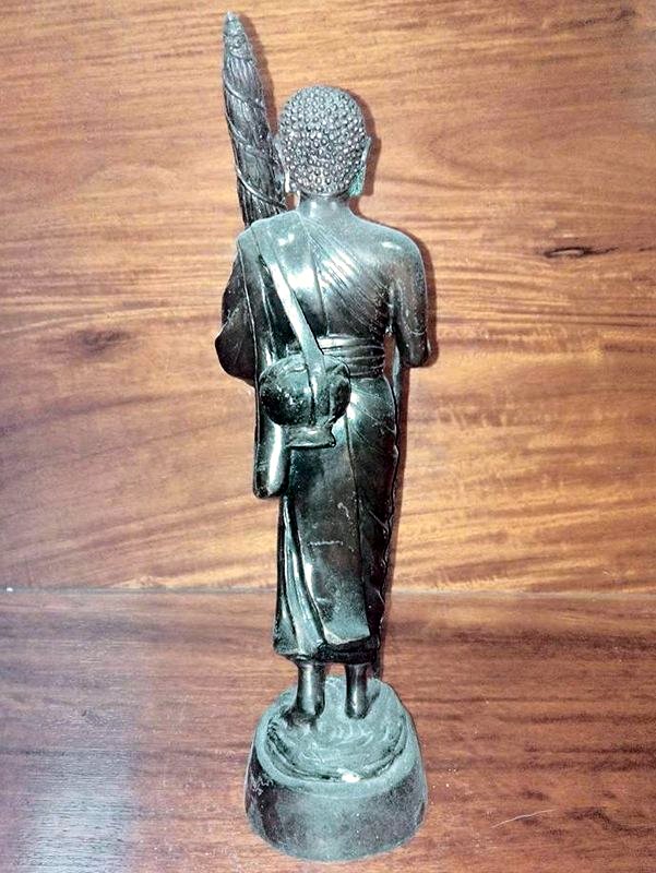 พระบูชาสิวลี หลวงพ่อเขียน ขนฺธสโร รุ่นสร้างโรงเรียนวัดกระทิง เขาคิชฌกูฏอายุ83ปี จ.จันทบุรี สูง12นิ้ว