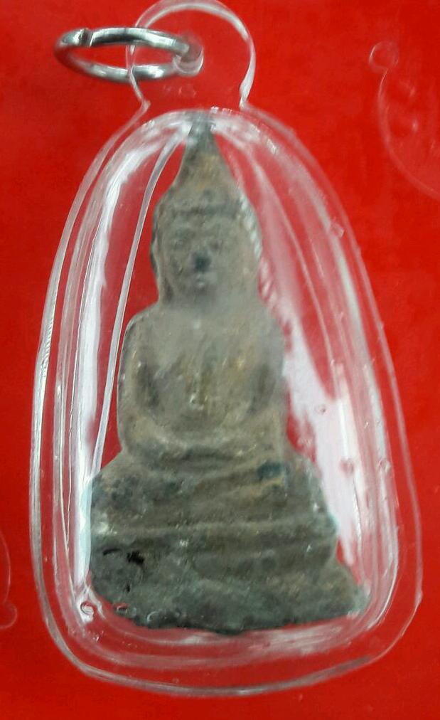 พระรัตนะ.เนื้อตะกั่วสนิมแดง..เลี่ยมพร้อมใช้..ไขเก่า..