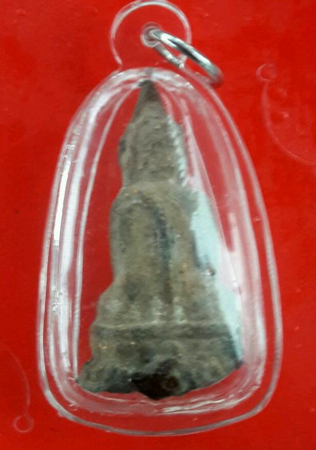 พระรัตนะ.เนื้อตะกั่วสนิมแดง..เลี่ยมพร้อมใช้..ไขเก่า..