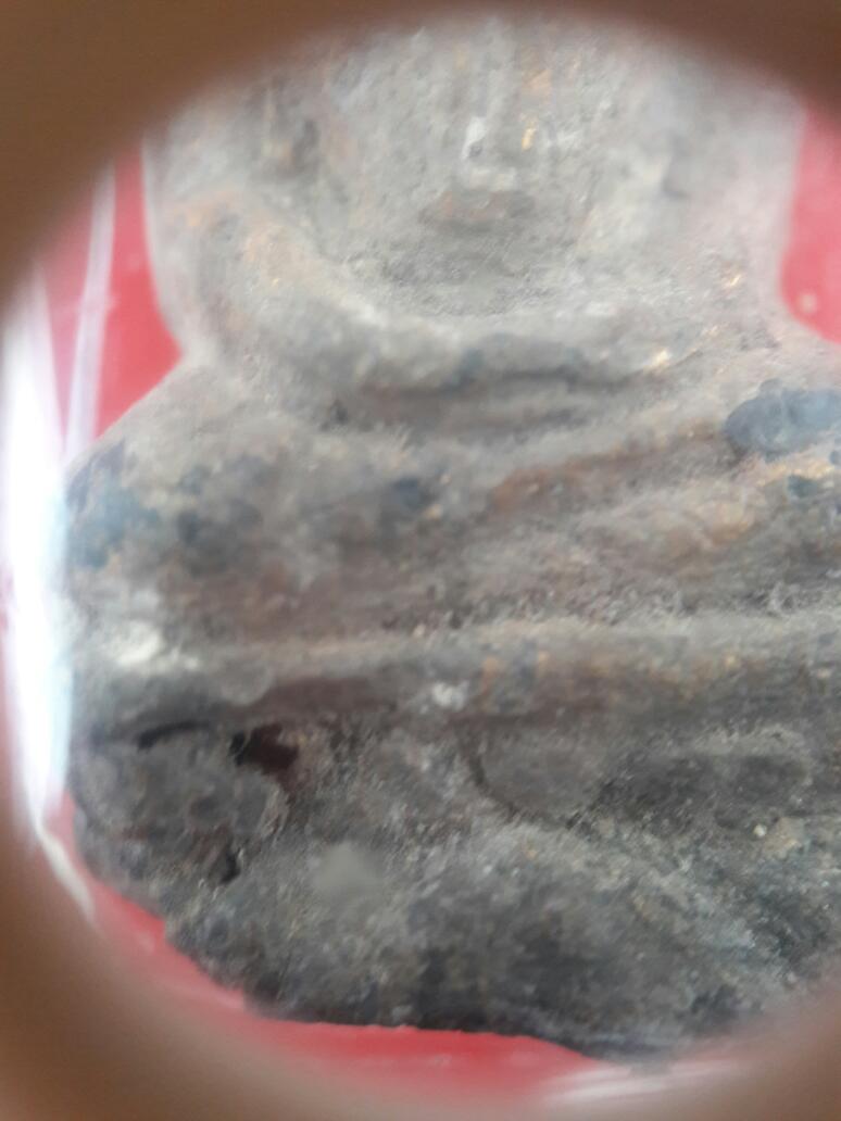 พระรัตนะ.เนื้อตะกั่วสนิมแดง..เลี่ยมพร้อมใช้..ไขเก่า..