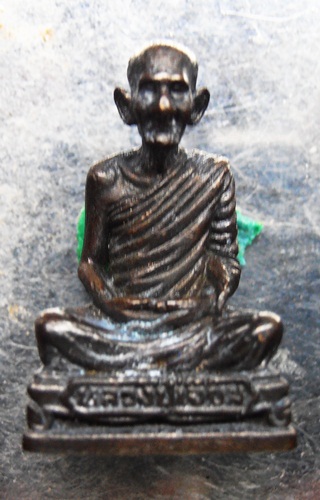 รูปหล่อหลวงปู่เจียม ปี41สวยๆพร้อมกล่องครับ