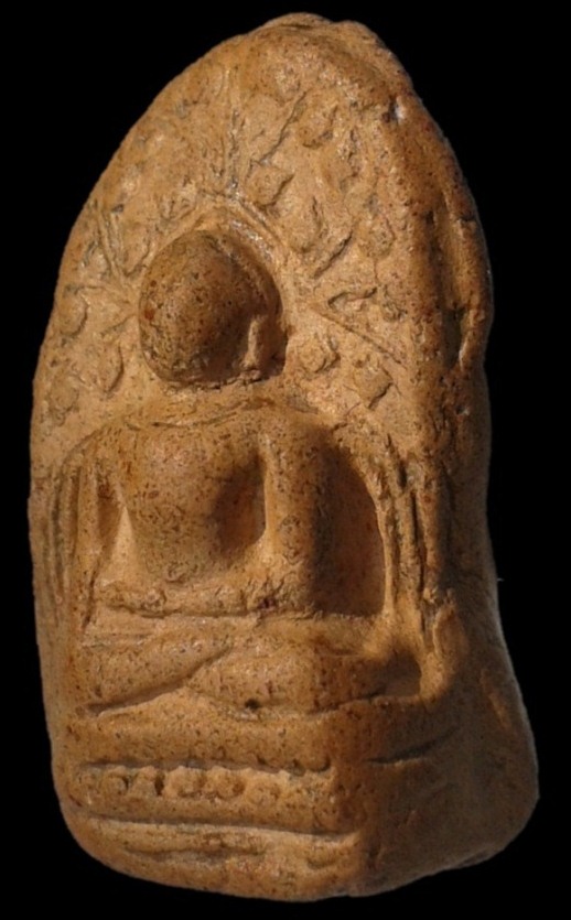 พระคงลำพูน ฟอร์มล่ำสวยน่ารักโพธิ์เด้งองค์ล่ำไม่มีรานใดๆ พระดีปีลึกหายากแล้วครับสภาพนี้