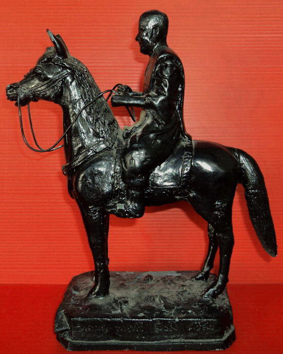 รูปหล่อบูชาหลวงพ่อทาขี่ม้า วัดพะเนียงแตก จ.นครปฐม