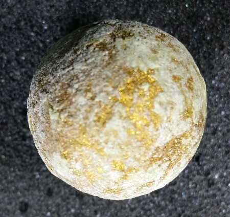 ลูกอมหลวงปู่ทิมบรอน์ฝุ่นขนาด2.0cm.
