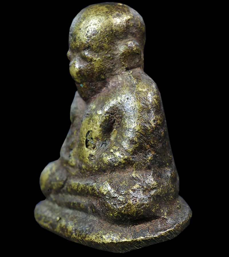 หลวงพ่อเงิน วัดบางคลาน จังหวัดพิจิตร รุ่นปืนแตก พิมพ์นิยมเศียรโต ปี ๒๕๒๘  (๑)