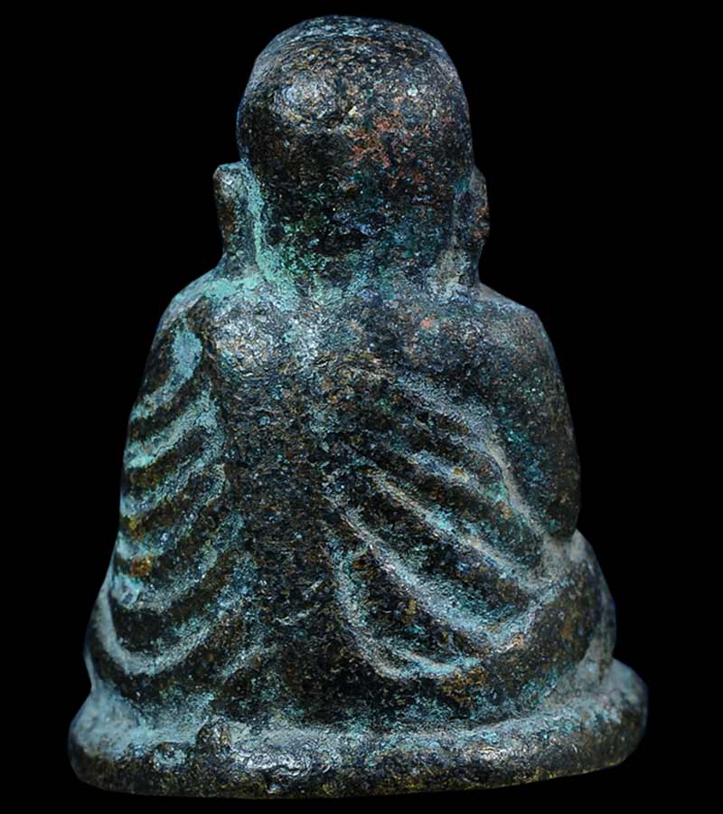 หลวงพ่อเงิน วัดบางคลาน จังหวัดพิจิตร รุ่นปืนแตก พิมพ์นิยมเศียรโต ปี ๒๕๒๘ (๒)