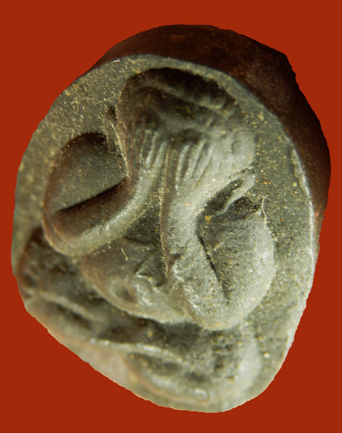 พระพิมพ์ปิดตาหลังยันต์ดวงเล็ก เนื้อใบลานสภาพน่ารักครับ