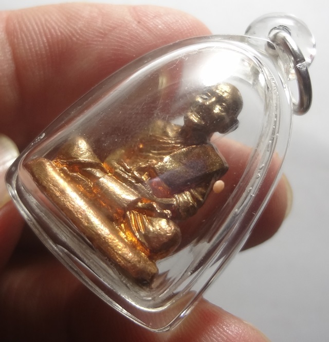 : รูปหล่อหลวงปู่เอี่ยมรุ่น 111