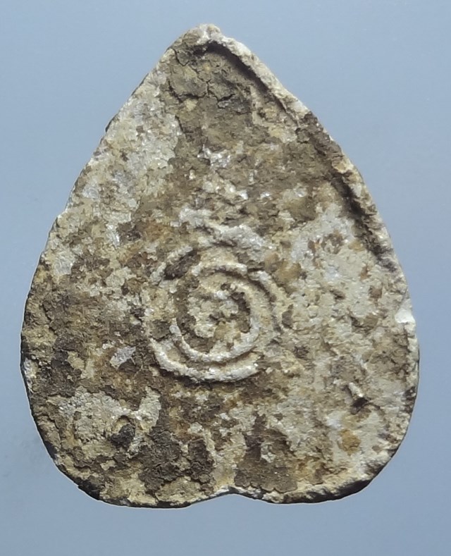 กลีบบัวหลวงพ่อมุม