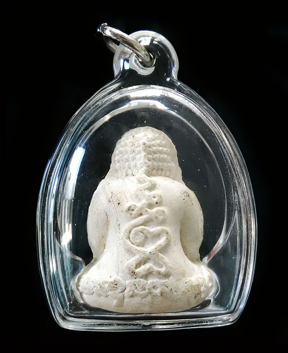 พระปิดตาหลวงปู่หมุน รุ่นไตรมาสรวยทันใจ ปี43 เนื้อผงงาช้าง ตอก1โค้ด พระสภาพสวย ไม่มีแตกราน