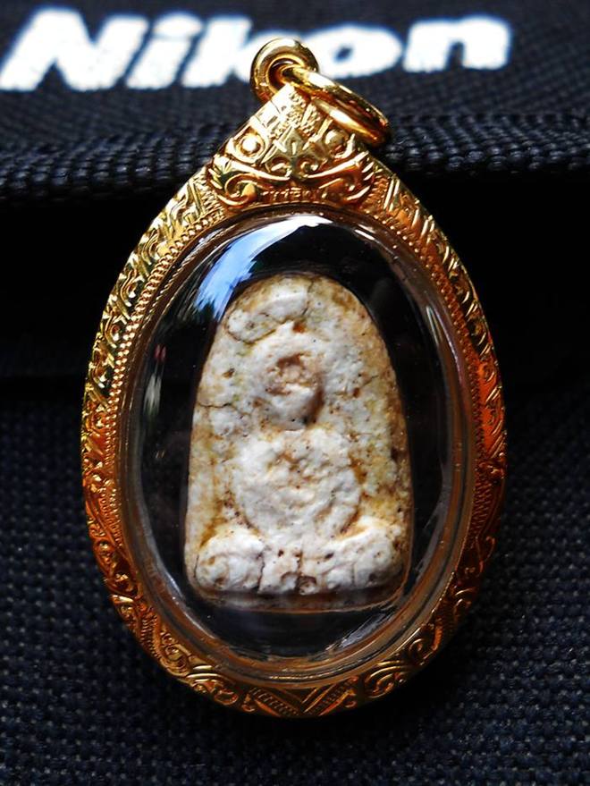 พระวัดพลับ พิมพ์พุงป่องเล็ก เนื้อจัดมั๊กๆเหมือนสมเด็จ  เลี่ยมทองพร้อมใช้ครับ 