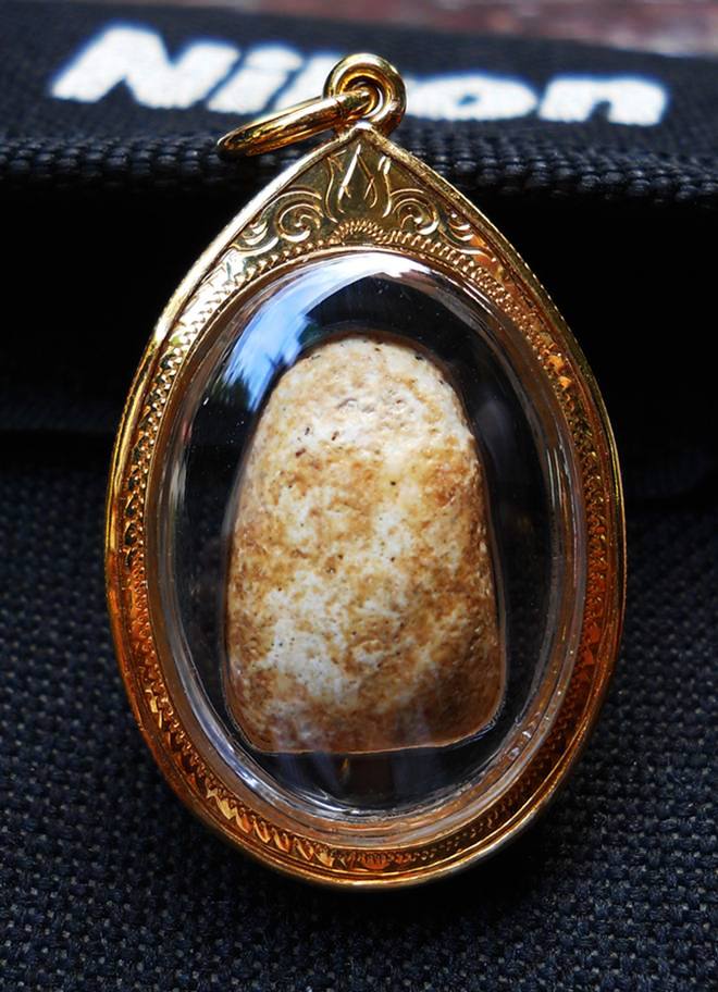 พระวัดพลับ พิมพ์พุงป่องเล็ก เนื้อจัดมั๊กๆเหมือนสมเด็จ  เลี่ยมทองพร้อมใช้ครับ 