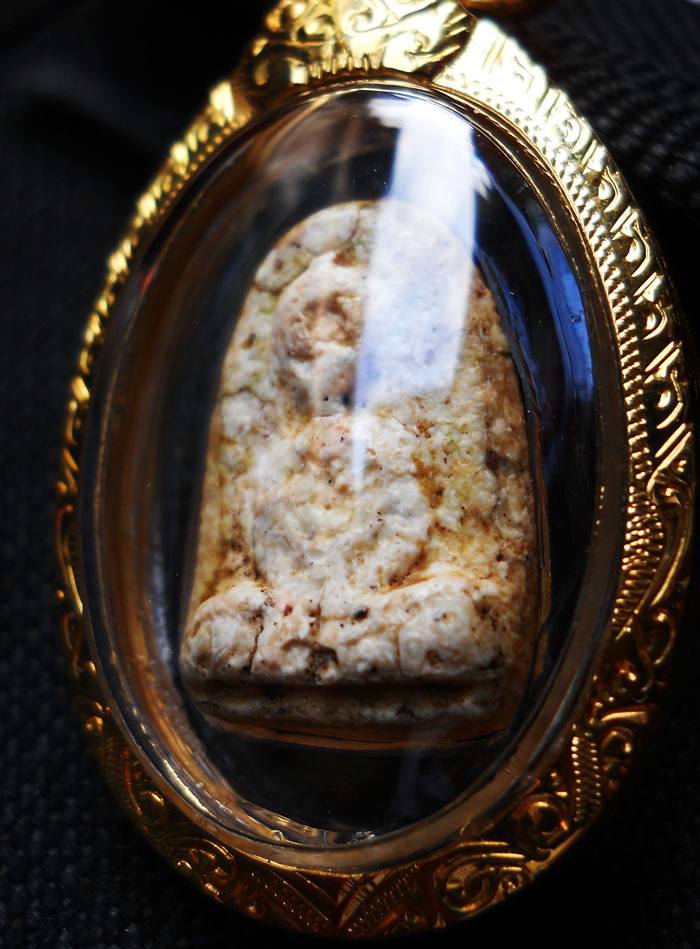 พระวัดพลับ พิมพ์พุงป่องเล็ก เนื้อจัดมั๊กๆเหมือนสมเด็จ  เลี่ยมทองพร้อมใช้ครับ 