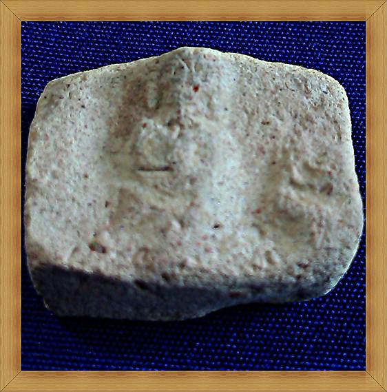 บัตรรับรองจัดให้กรุพระนาดูนปี22สภาพสวยเนื้อหินทรายเข้มสวยตามรูปเก่าถึงยุค1300-1800ปี