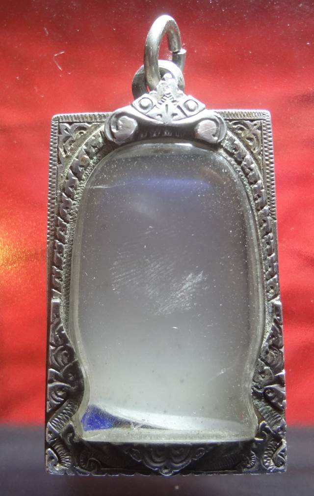 : ตลับเงินใส่สมเด็จขนาดมาตฐาณตามภาพครับ