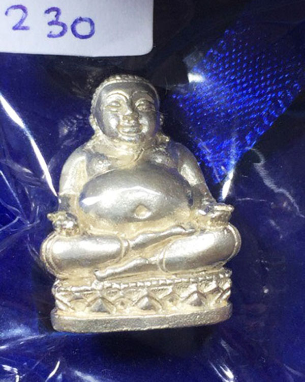 พระสังกัจจายน์ รุ่นรับทรัพย์ ไตรมาส 54 เนื้อเงินพิมพ์มีฐานอุดผง หลวงพ่อสาคร วัดหนองกรับ