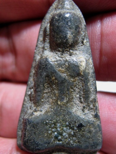 พระร่วงนั่ง เคาะเดีบวครับ พร้อมบัตรจากเวปพื่ิอนบ้าน