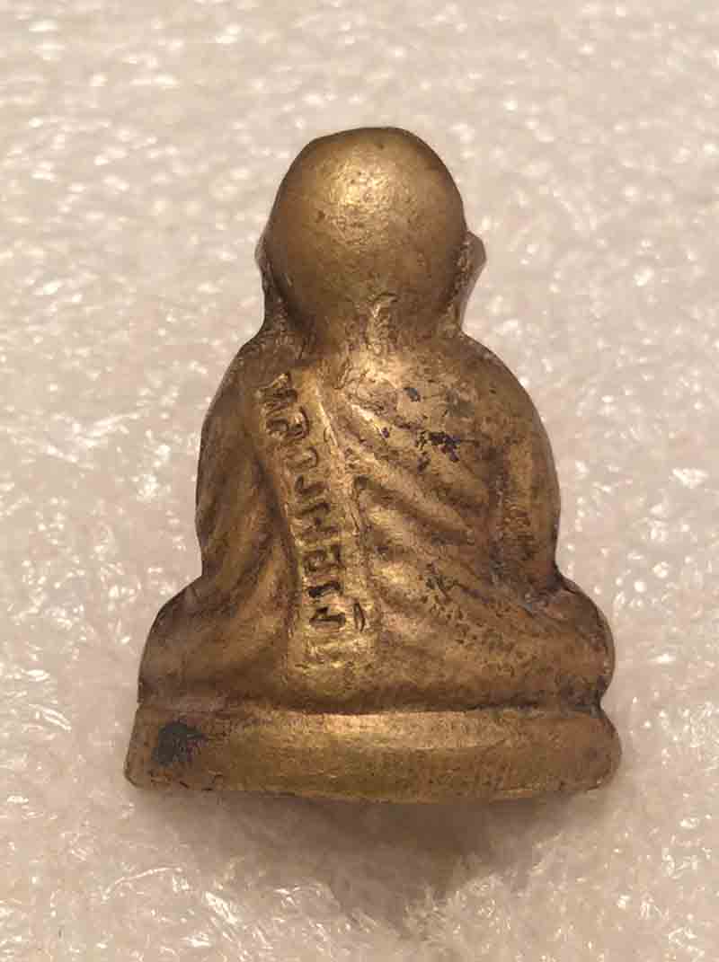 หลวงพ่อเงินวัดบางคลาน ปี15  ออกบึงนาราง เนื้ออัลปาก้า สวยเดิมครับ