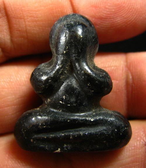 พระปิดตา เนื้อหามวลสารดี สวยไม่ทราบที่ครับ