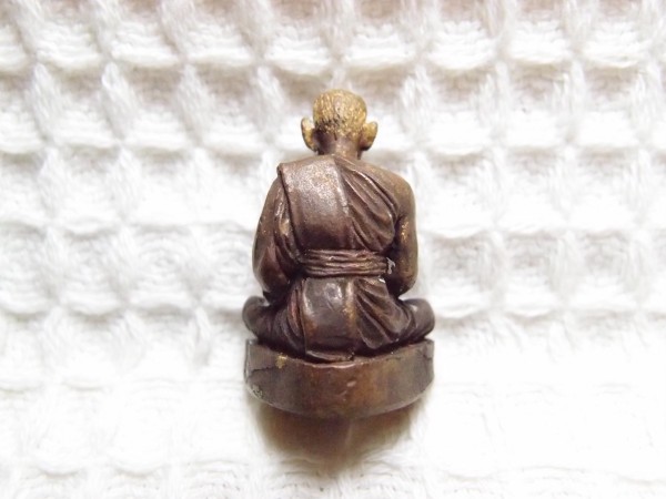 เคาะเดียวแดง รูปหล่อหลวงพ่อไสว วัดปรีดาราม รุ่นพิเศษ กล่องเดิม