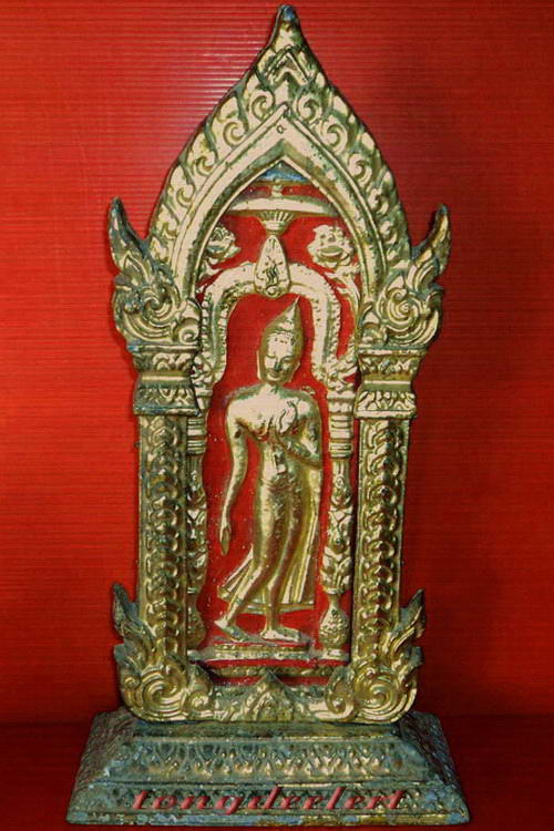 พระบูชากำแพงศอก หลวงพ่อขอม วัดไผ่โรงวัว จ.สุพรรณบุรี ปี 2505 พร้อมซุ้มค่ะ