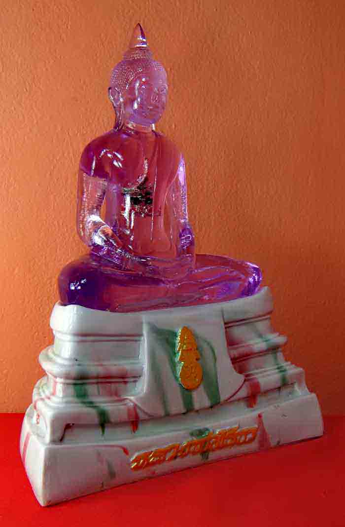 ***พระบูชาพระพุทธโสธร ขนาดหน้าตัก ๕ นิ้ว พระบูชาพระพุทธโสธร ขนาดหน้าตัก ๕ นิ้ว เนื้อเรซิ่นใสสีม่วง พ