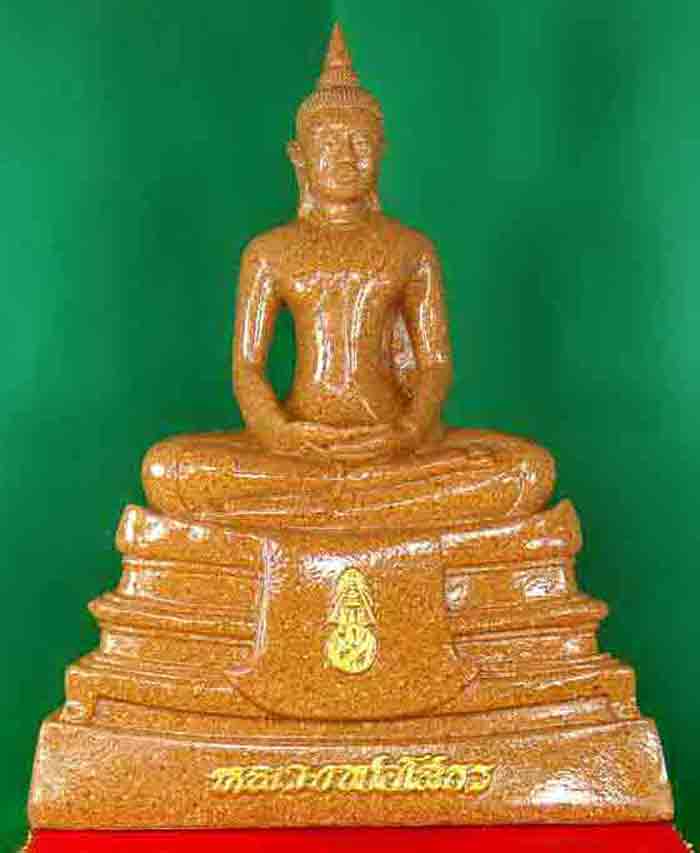 พระพุทธโสธร เนื้อกระเบื้องหลังคาโบส์ถ พุทธลักษณะสวยงามมาก ขนาดหน้าตัก 5 นิ้ว ความสูง 9.5 นิ้ว ฐานกว้