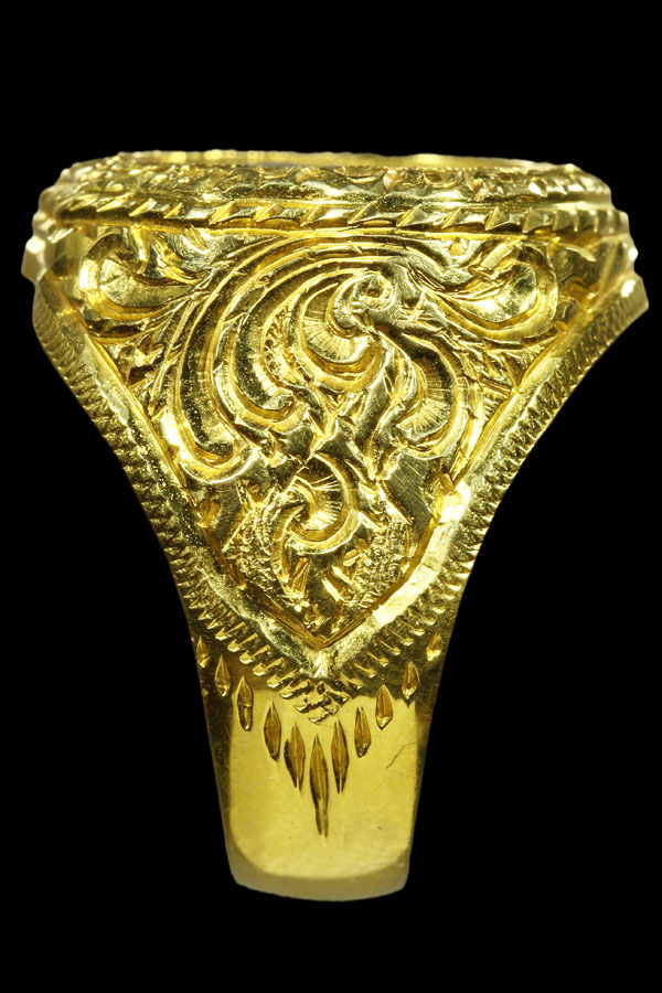 แหวนพ่อท่านคล้าย